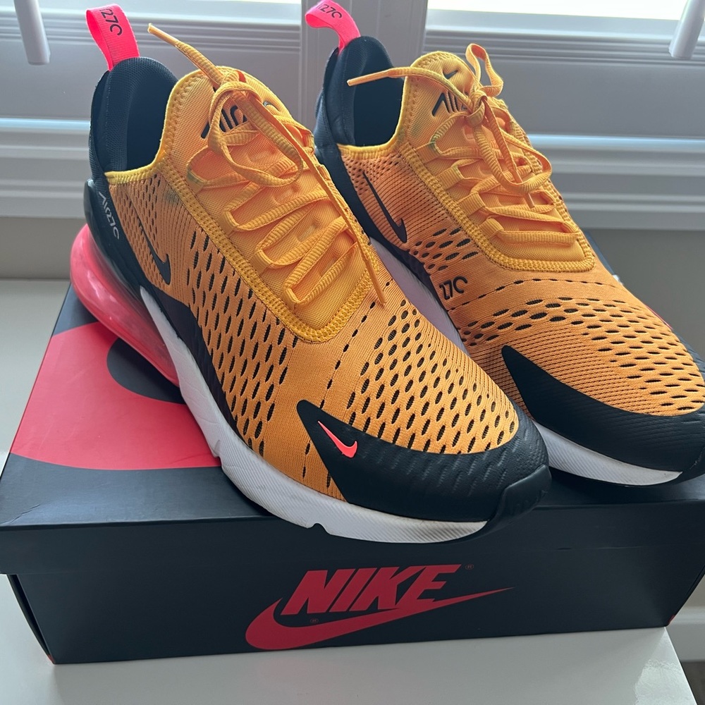 Men’s Nike 270 Shoes